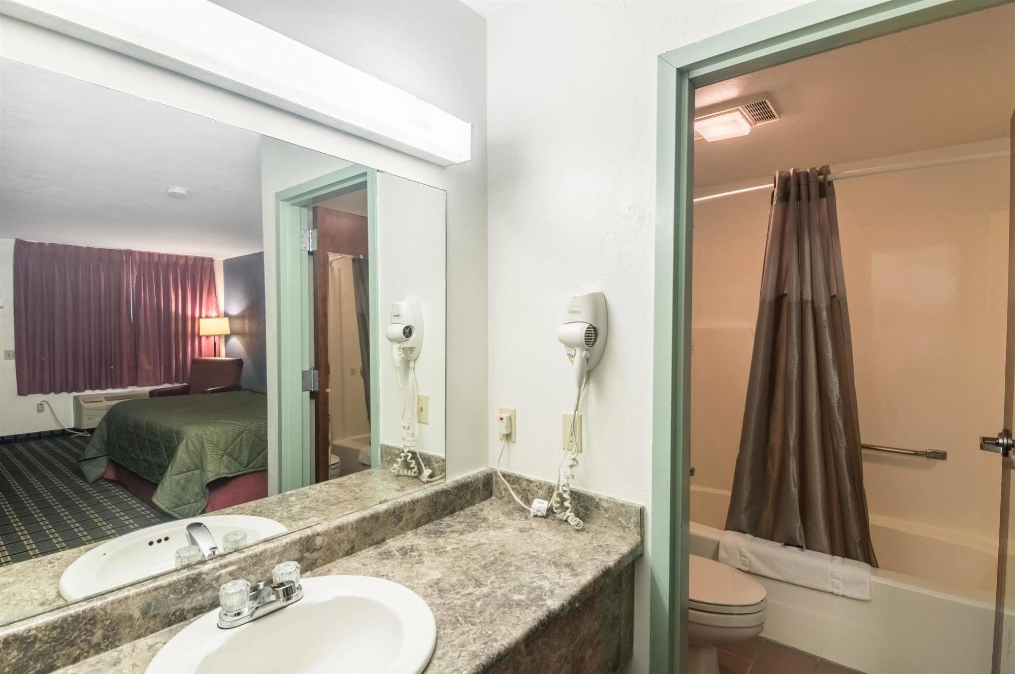 Motel 6 Erick エクステリア 写真