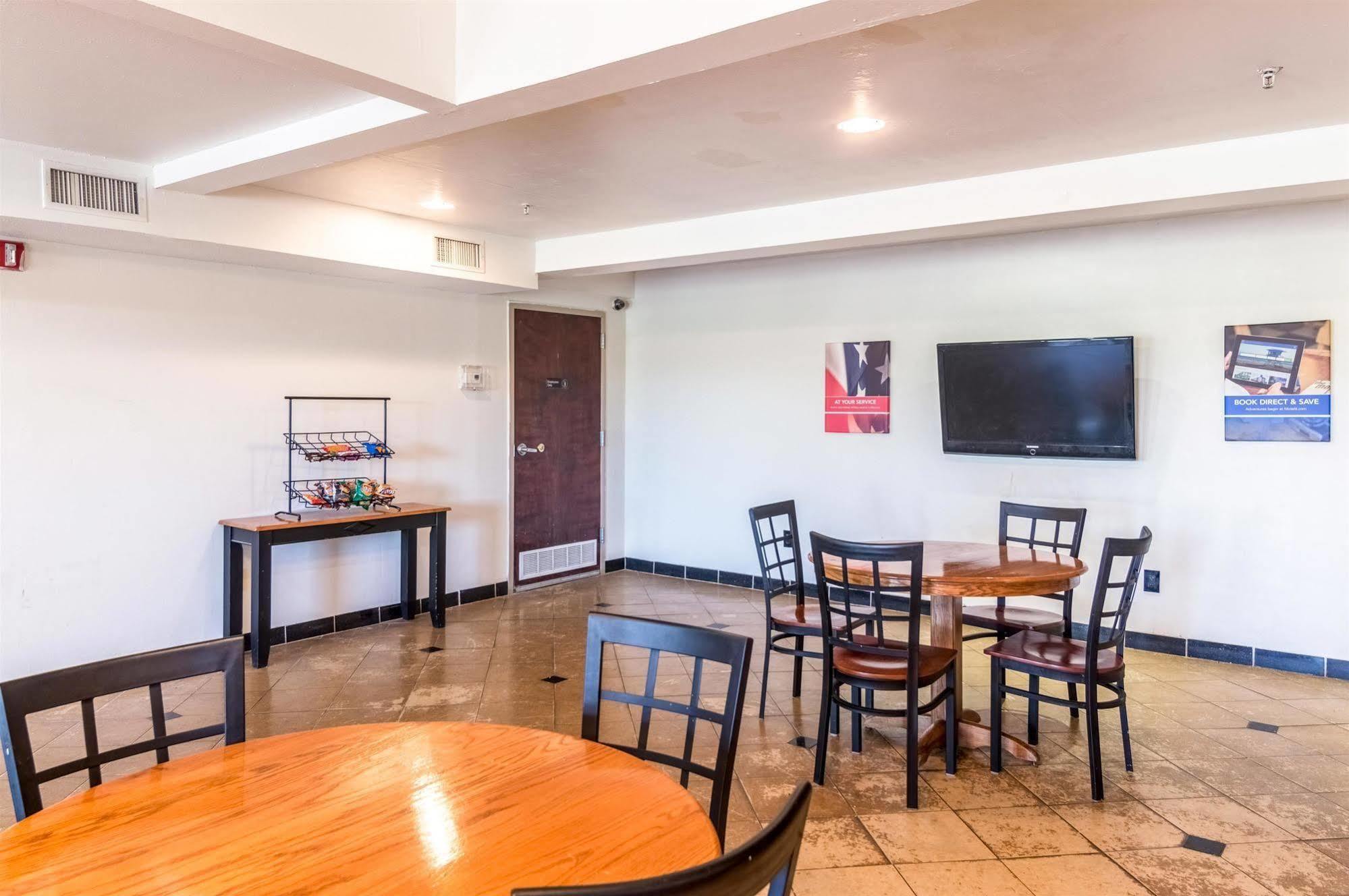 Motel 6 Erick エクステリア 写真